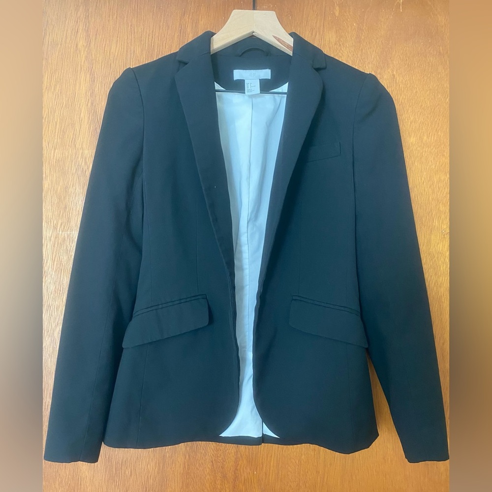 H&M Black Tailored Blazer for Professional Wear